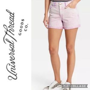🔥🔥NWT! Universal thread shorts!